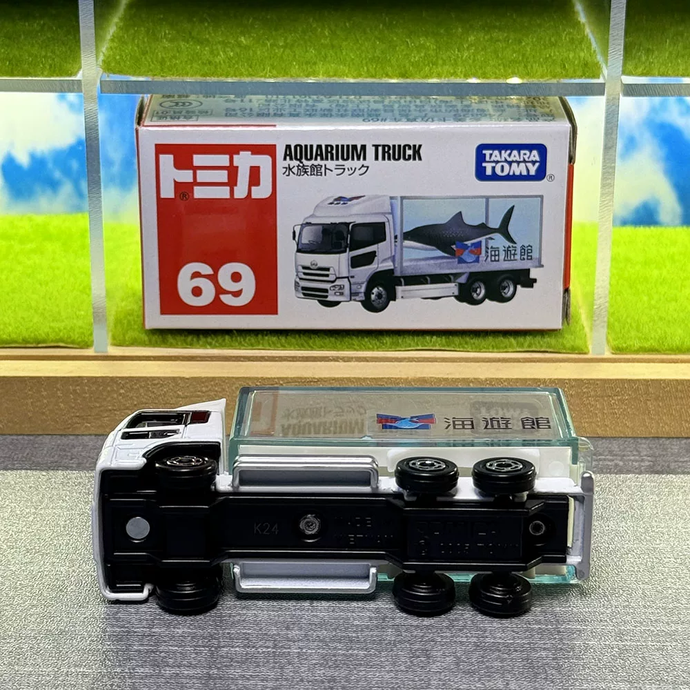 Aquarium - Takara Tomy Tomica nr 69 Nissan